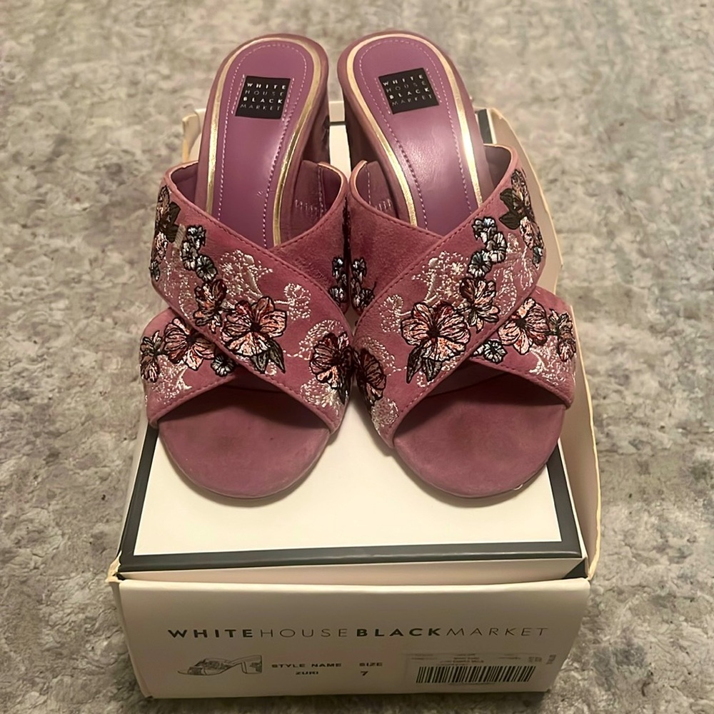 White House Black Market Zuri Lavender Cross-Band Embroidered Mules Size 7